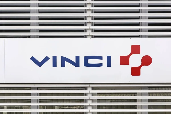 Logo Vinci en un edificio — Foto de Stock