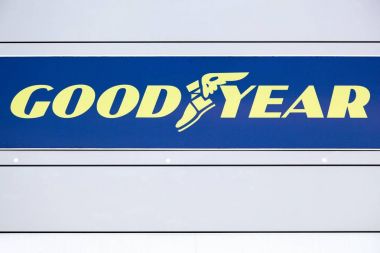 Goodyear logosu bir duvar