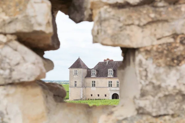 Замок Clos de Vougeot у провінції Бургундія, Франція — стокове фото