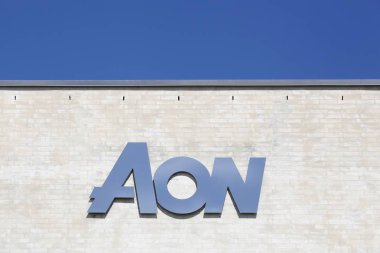 Aon logosu bir duvar