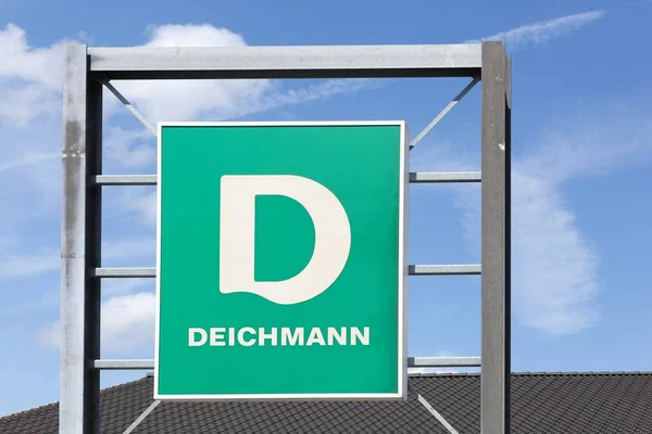 Deichmann логотип на панелі — стокове фото