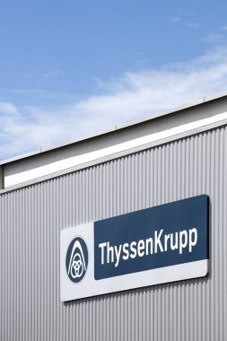 ThyssenKrupp logosu bir duvar