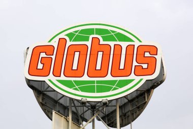 Globus logosu bir panel