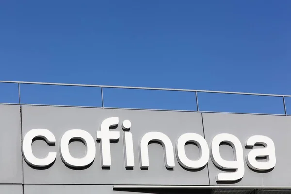 Cofinoga-Logo an einer Wand — Stockfoto