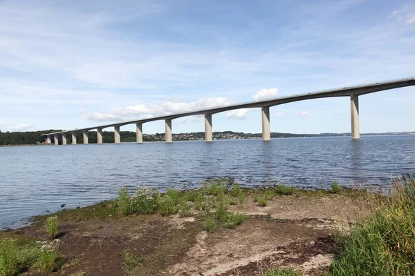 Die vejle fjordbrücke in dänemark — Stockfoto