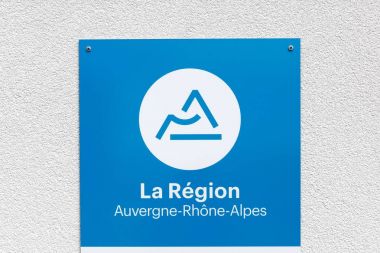 Bir duvara bölgesi Auvergne Rhône-Alpes Fransa imzalamak
