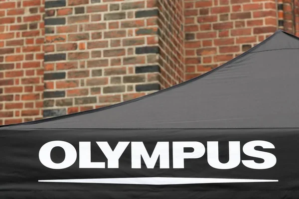 Logo Olympus sur une tente — Photo