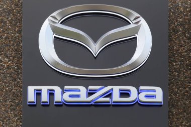 Bir cephe logosuna Mazda