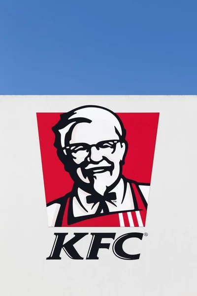 KFC logosu bir panel — Stok fotoğraf