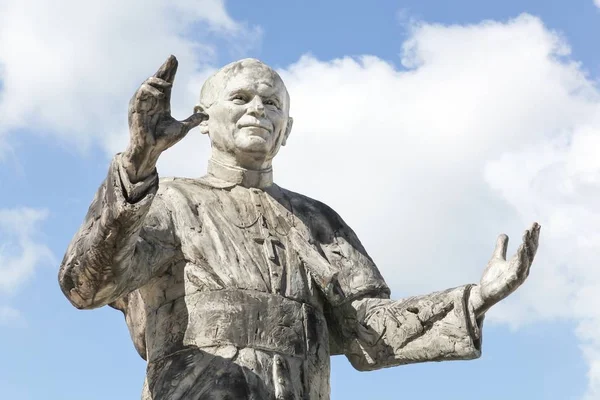 Bronze statue of the pope Jean Paul II in fourviere, Lyon — Stock Photo, Image