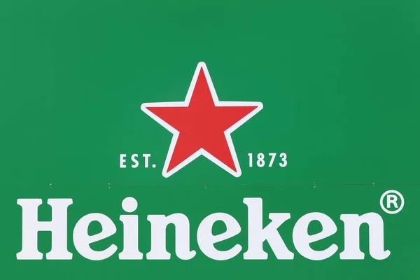 Heineken logosu bir duvar
