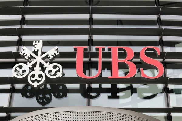 Kirchberg Luxembourg July1 2017 Ubs Sign Wall Ubs Swiss Global — Stock Photo, Image