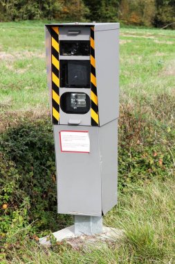 Fransa'da bir yolda radar kontrolü