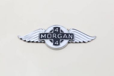 DAX, Fransa - 4 Haziran 2017: Morgan 4 logosu bir araba. Morgan artı 4 1950 yılından itibaren Morgan motor şirketi 1969 için üretilen bir otomobil olduğunu