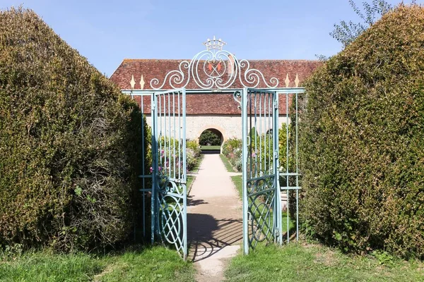 Κήπος Στο Κάστρο Του Cormatin Στη Βουργουνδία Γαλλία — Φωτογραφία Αρχείου