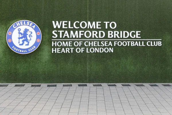 ロンドン イギリス 2018 ロゴのチェルシー フットボール クラブ スタムフォード ブリッジ スタジアムで壁に チェルシー — ストック写真