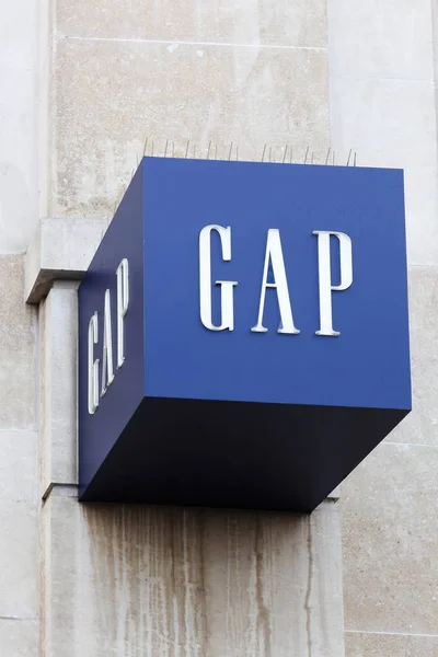 Londres Reino Unido Enero 2018 Gap Logo Wall Gap Minorista — Foto de Stock