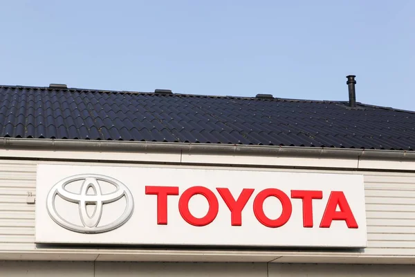 Logstor Denemarken Augustus 2017 Toyota Logo Een Gevel Toyota Motor — Stockfoto