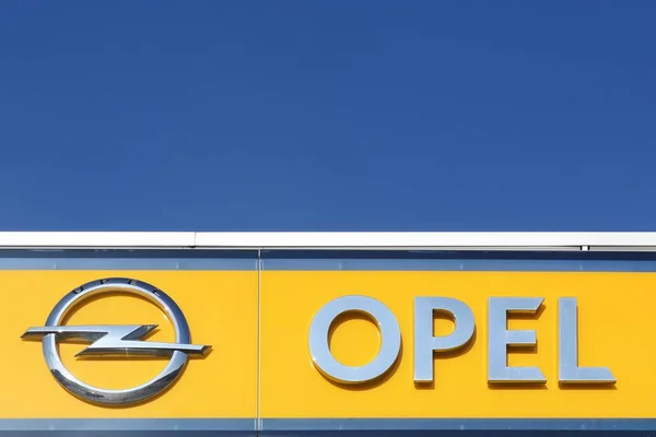 Odder Dinamarca Setembro 2015 Logotipo Opel Uma Parede Opel Uma — Fotografia de Stock