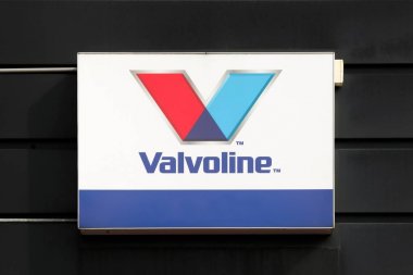Horsens, Danimarka - 1 Nisan 2018: Valvoline logosu bir duvar. Valvoline vardır Yağlama maddeleri, kimyasal maddeler ve araç bakımı araba ve motosiklet motoru yağlar da dahil olmak üzere uluslararası tedarikçiler