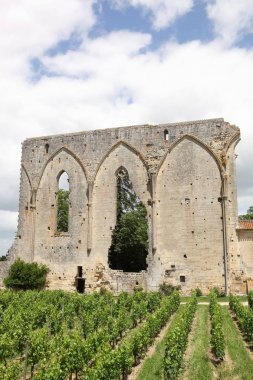 Çin Seddi ve Saint Emilion, Fransa'da tarihi bir Dominik rahibe manastırı kalıntıları