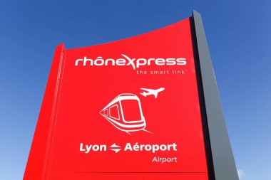Lyon, Fransa - 21 Mart 2018: Rhonexpress logo. Rhonexpress Merkezi Lyon, Fransa, onun Havaalanı, Lyon Saint Exupry Havaalanı ve Tgv tren istasyonuna bağlayan bir tramvay-tren servisidir
