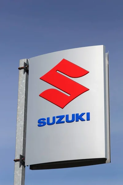 Horsens Dinamarca Abril 2018 Logotipo Suzuki Panel Suzuki Una Multinacional — Foto de Stock