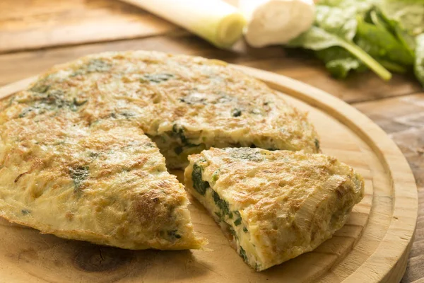 Ispanak ve peynirli omlet ve pırasa.