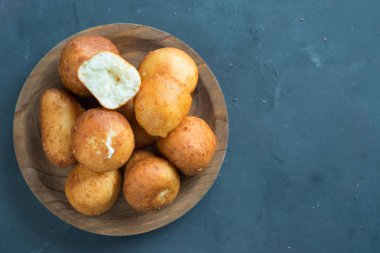  Kolombiya Bunuelosu - Kızarmış Peynirli Ekmek