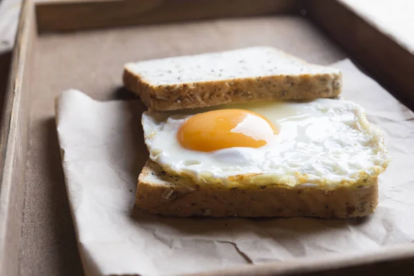 Смажені яйця — стокове фото