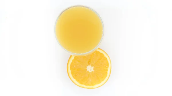Orangensaft isoliert — Stockfoto