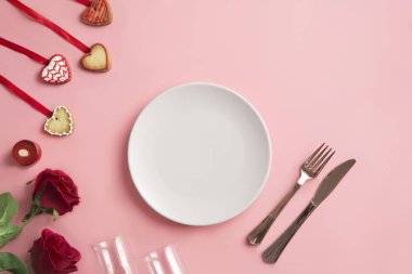 Romantik Akşam Yemeği - Sevgililer Günü için Masa Hazırlama