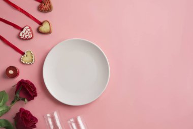 Romantik Akşam Yemeği - Sevgililer Günü için Masa Hazırlama