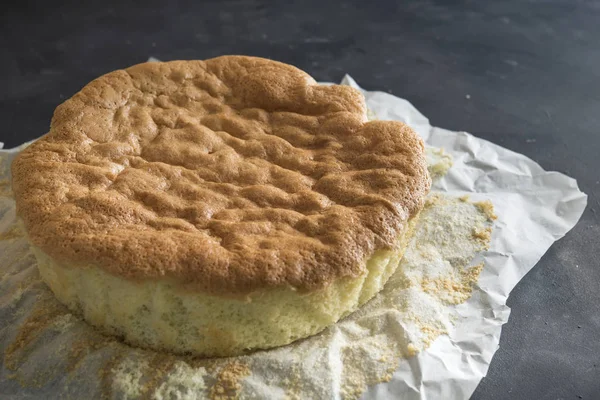 Bolo de esponja típico na Itália e francês, bolo de genovese . — Fotografia de Stock