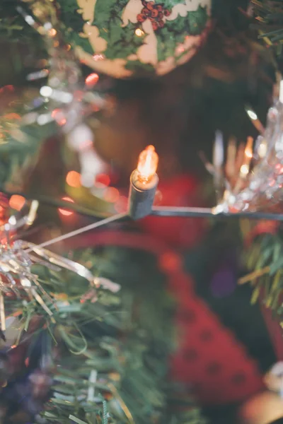 Arbre de Noël et décorations de Noël — Photo