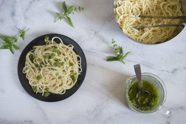 Spagetti pesto ile