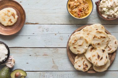 Reina Pepiada ile Arepas