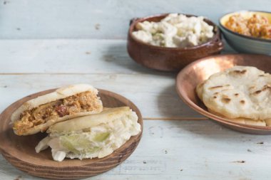 Reina Pepiada ile Arepas