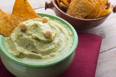 guacamole humusu