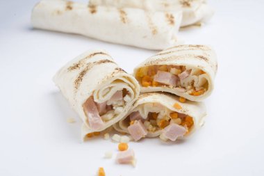 Meksika dürümleri beyaz arka planda izole edilmiş.