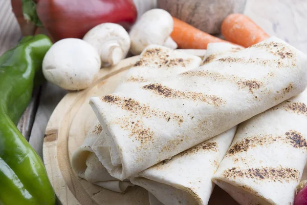 Tortilla wraps with meat and vegetables — Stock Photo, Image