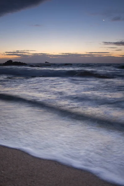 Piedra en la orilla del mar —  Fotos de Stock