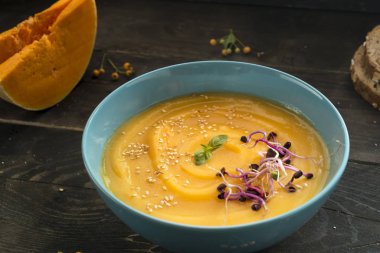 Balkabağı çorbası. 