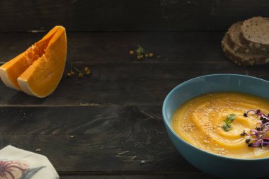 Balkabağı çorbası.