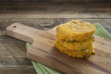 Vejetaryen burger (balkabağı)