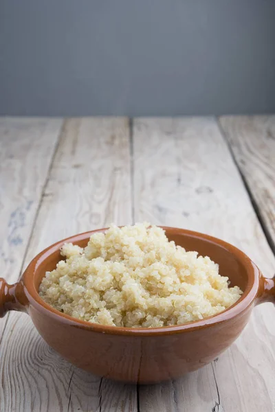 Quinoa gătit într-un castron — Fotografie, imagine de stoc