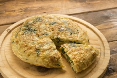 Ispanak ve peynirli omlet ve pırasa.