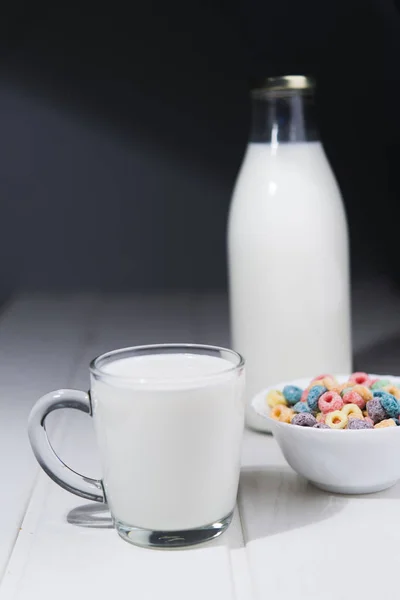Breakfast Splas milk and cookis/grain — 스톡 사진