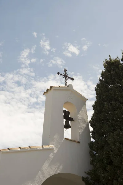 Begur Kalesi, Katalonya, İspanya tipik bir İspanyol şehir ile. — Stok fotoğraf