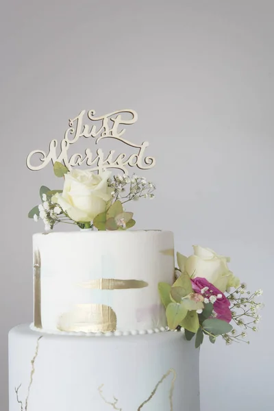 Цветок для свадебного торта — стоковое фото